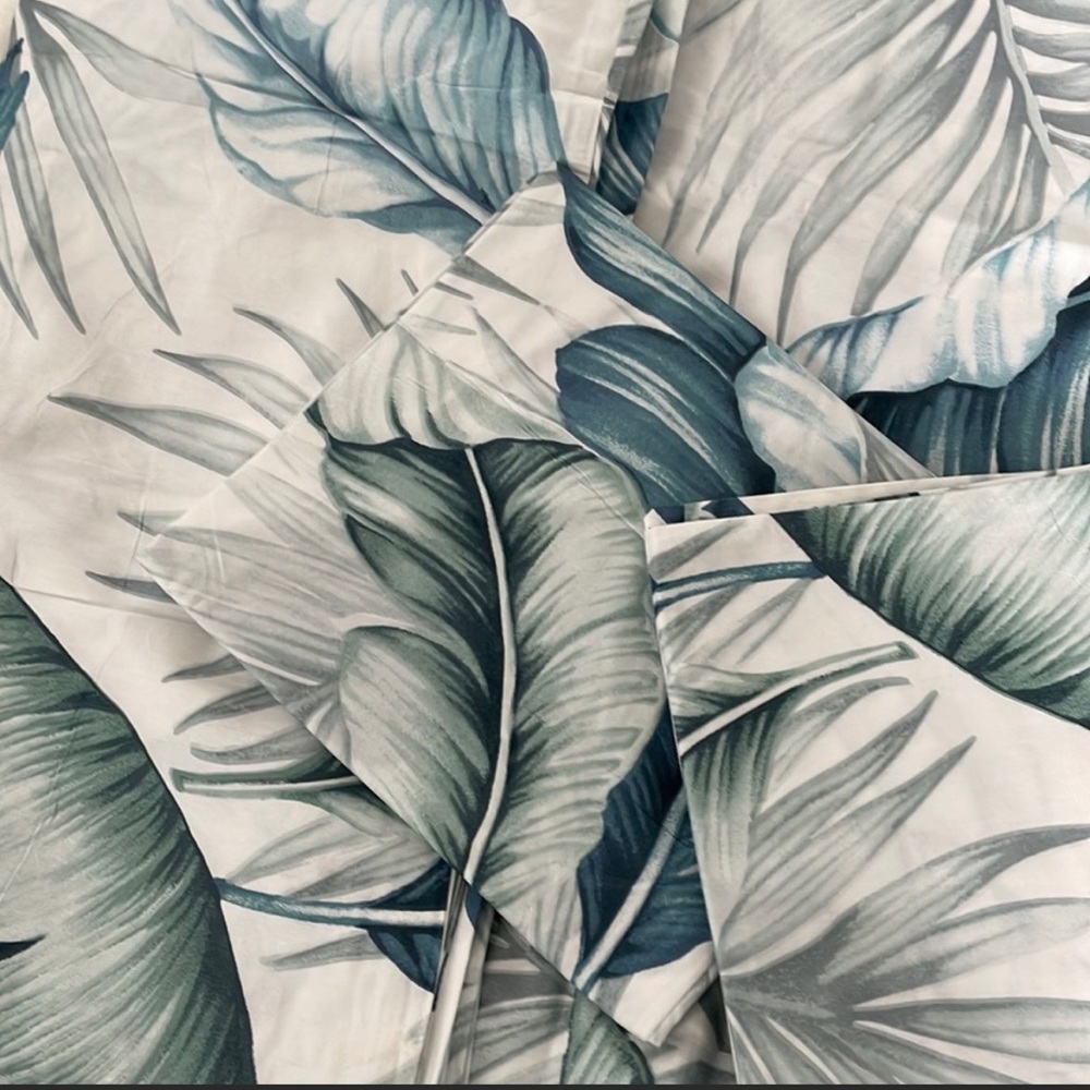 New QUEEN SIZE Duvet Set - subtle tropical vibe